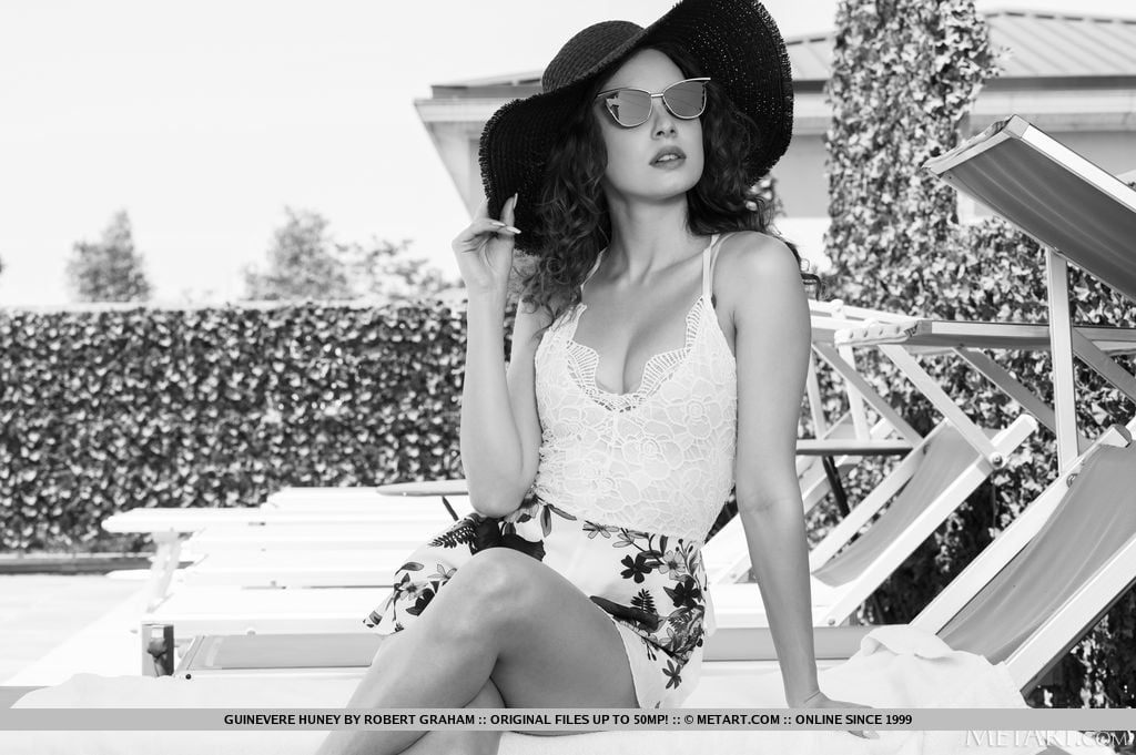 MetArt presents Guinevere Huney - Presenting Guinevere Huney