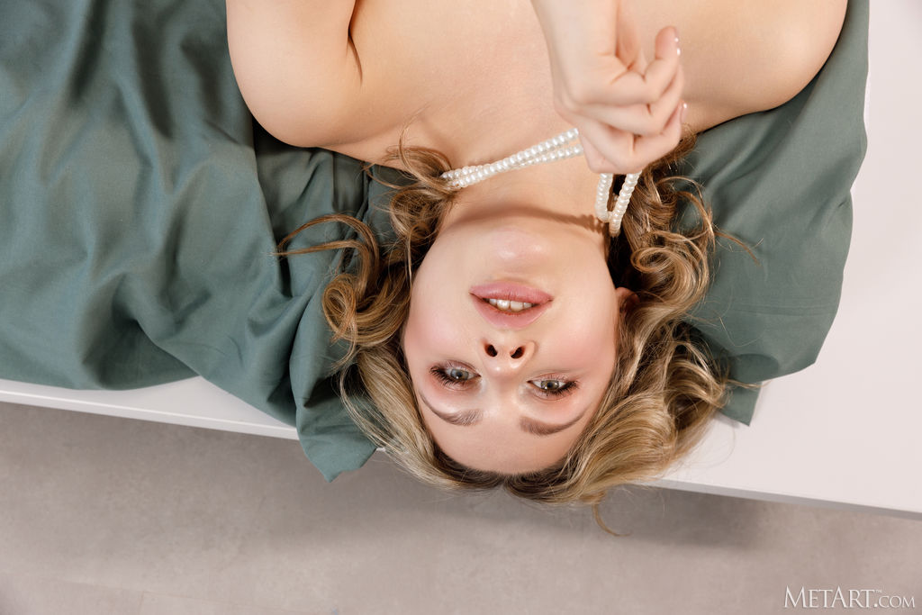 Sara Day Her Pearl Necklace Jiggling Between Her Perky Breasts