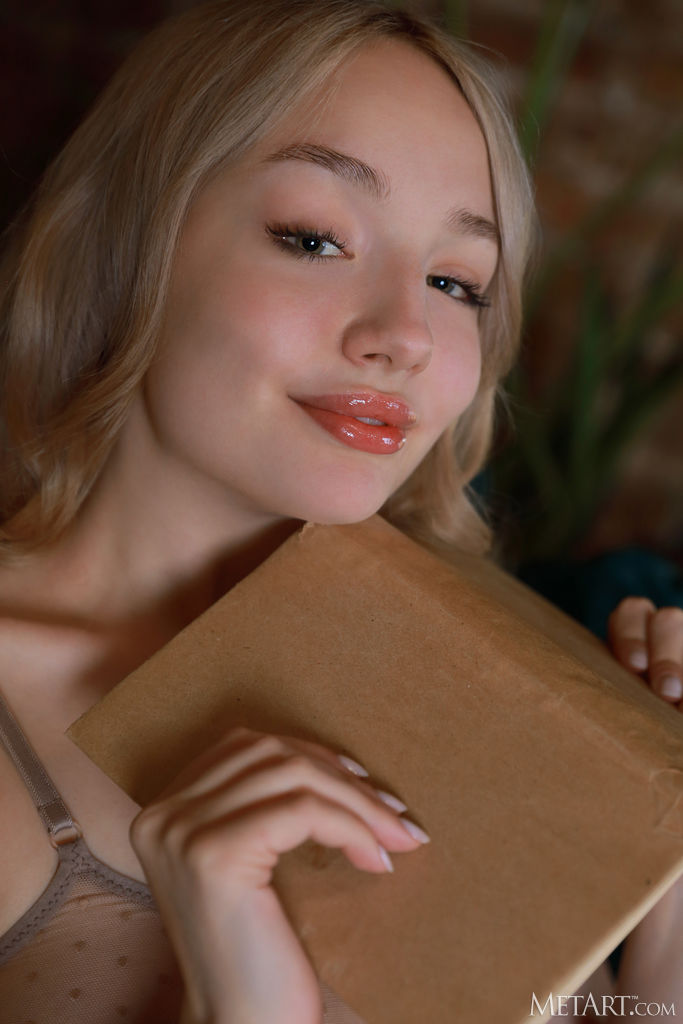 Daria Sento With A Racy Novel That Fills Her Mind With Naughty Fantasies