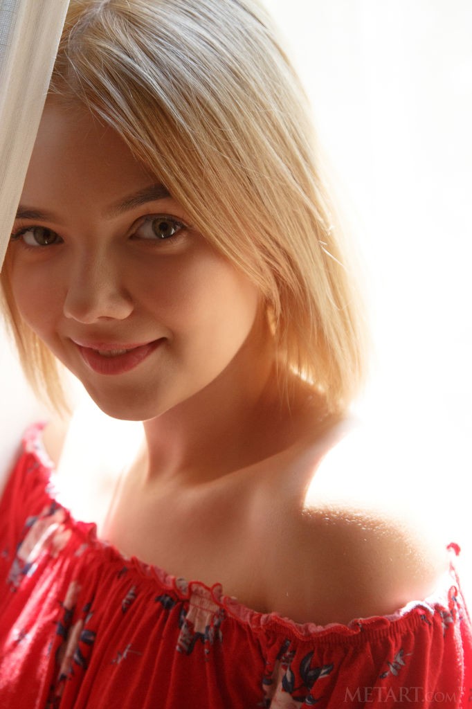 Chanel Fenn - She has fun getting naked out in public places