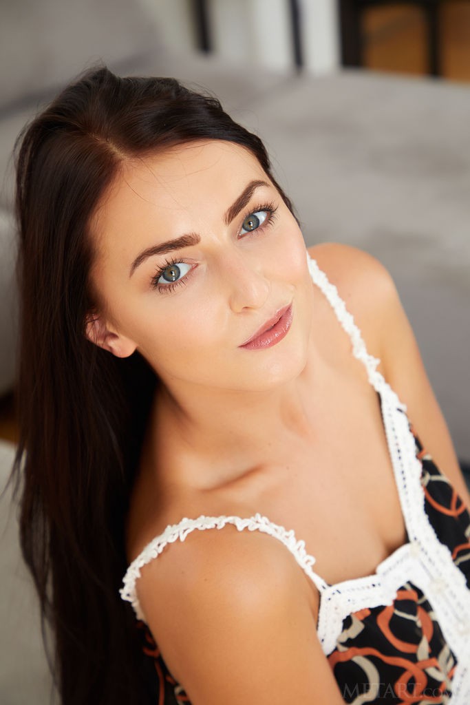Katy Rose - Merry brunette spreads long legs and opens pussy lips