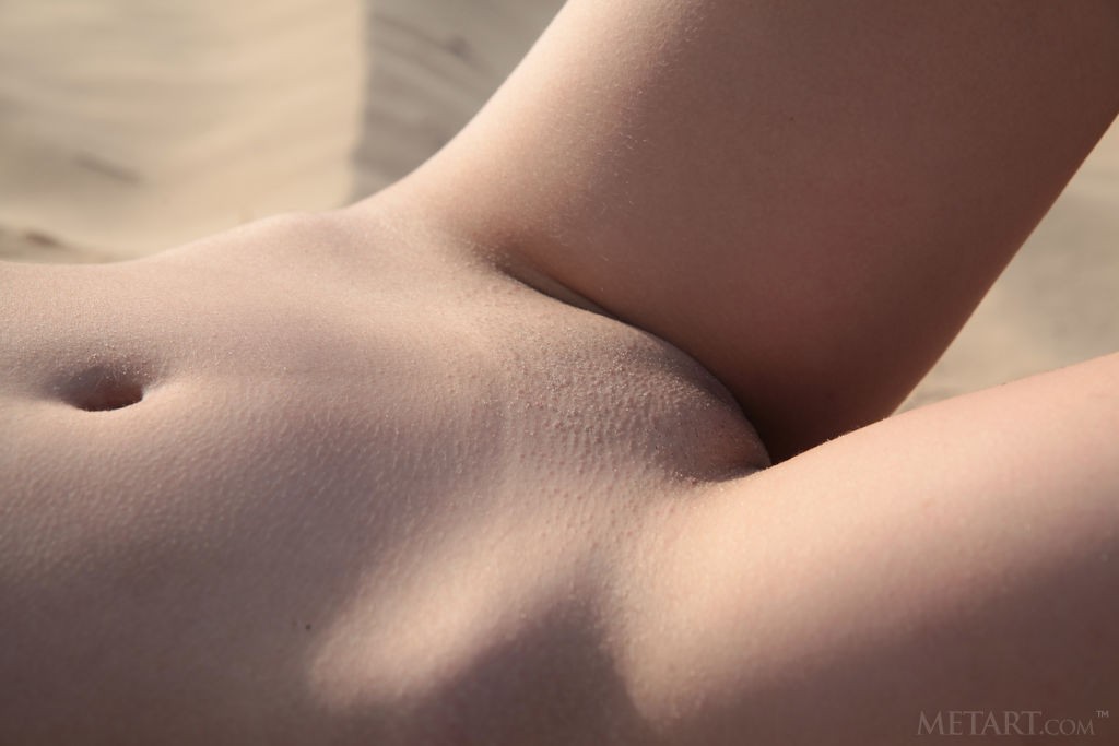 Chokolady - Playing naked in the sand at the beach makes her wet