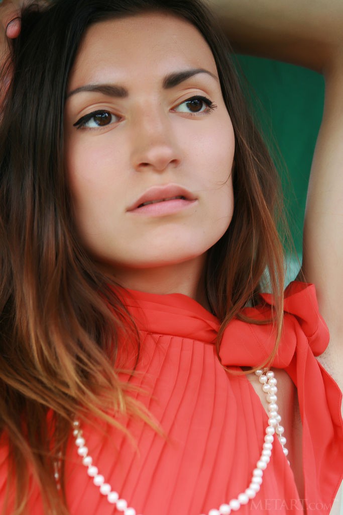 Mary Cayne - Amazing bombshell looks amazing in her red sweater