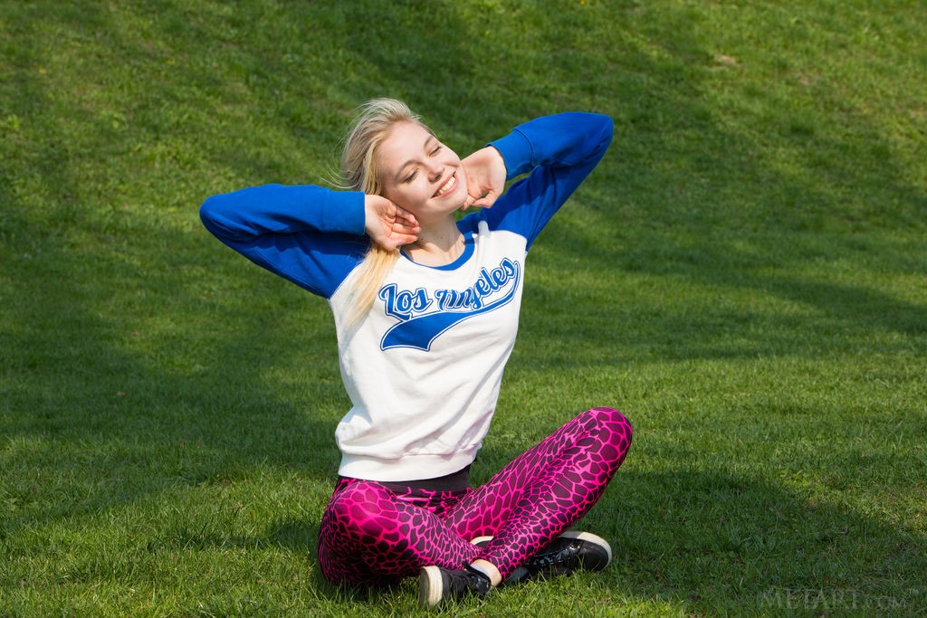 Margot Reese - Sporty blonde barely legal babe doing yoga exercises naked