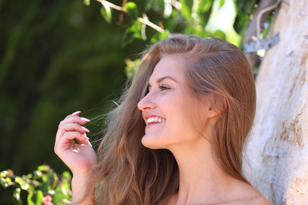 Tiffany Tatum - Outdoor photo shoot with a succulent blonde teen babe