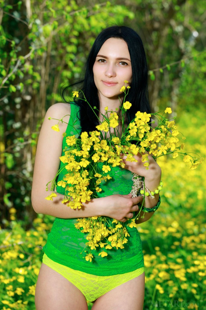 Indiana Blanc - Nature loving brunette teen posing naked alone in he woods