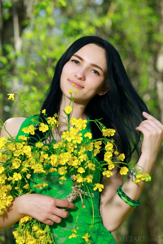 Indiana Blanc - Nature loving brunette teen posing naked alone in he woods