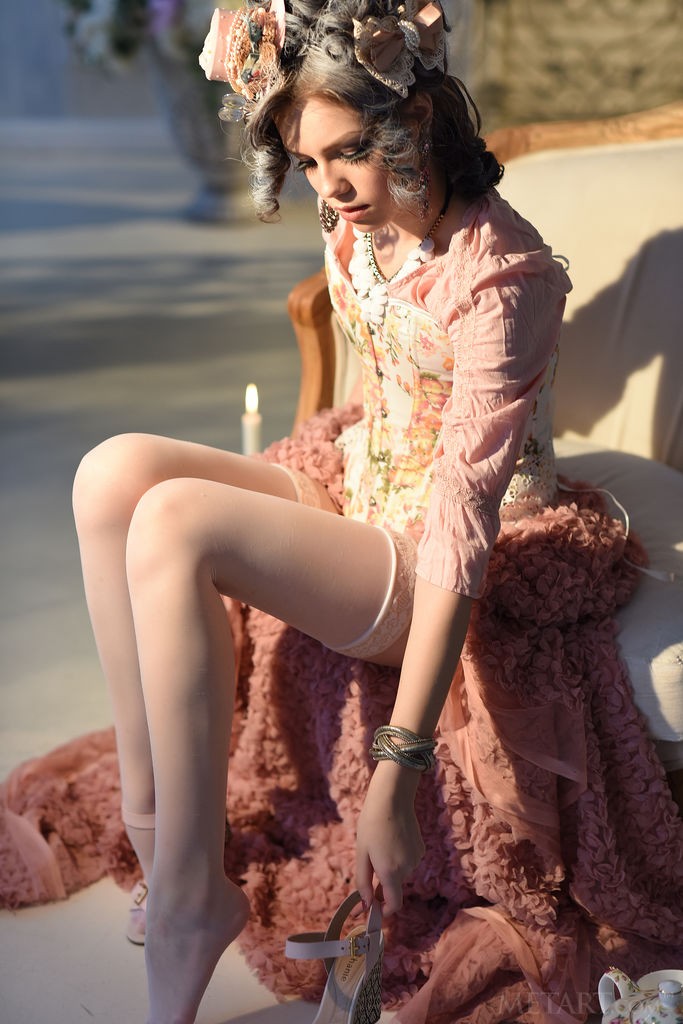 Lily Sands - A naughty princess will make your fantasies come true