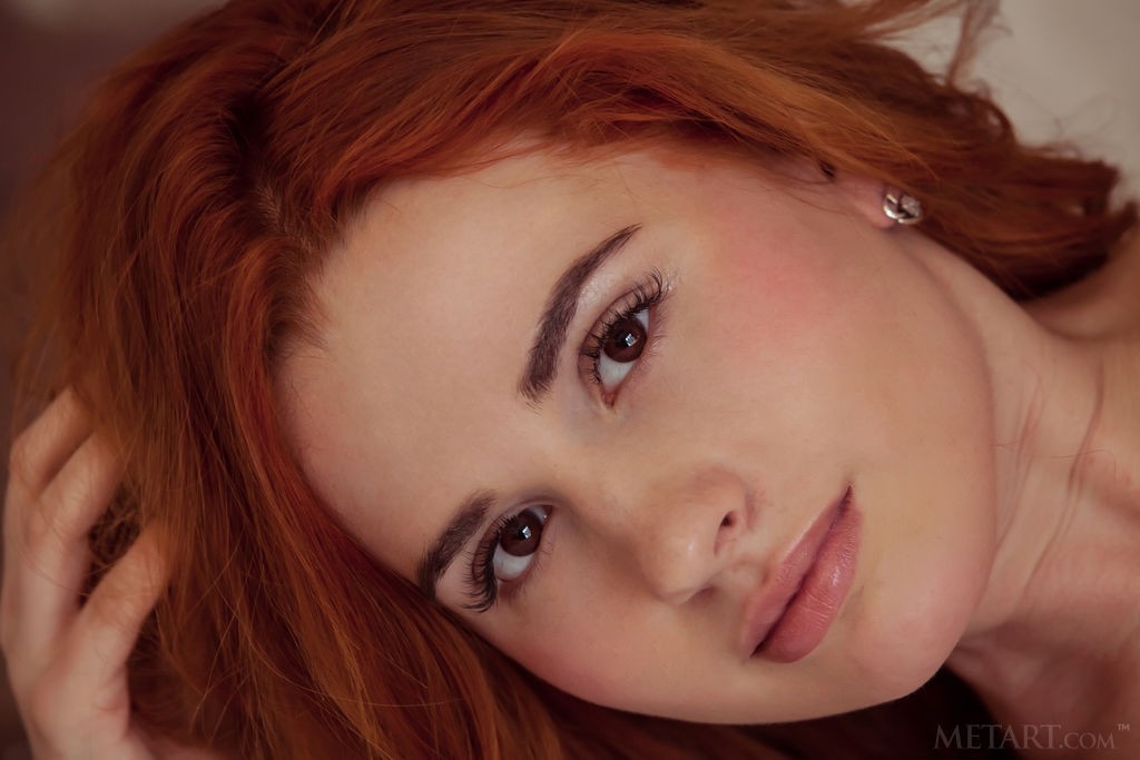 Nicole La Cray - Ravishing red head teen babe seduces you naked on the bed