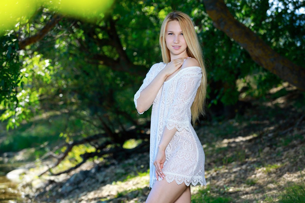 Kendell - Her relaxing day by the lake includes some naked sunbathing