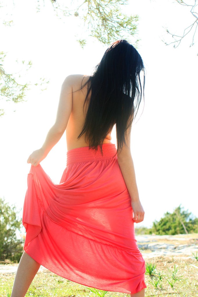 Venice Lei - Fun in the sun when she takes off her dress and gets naked