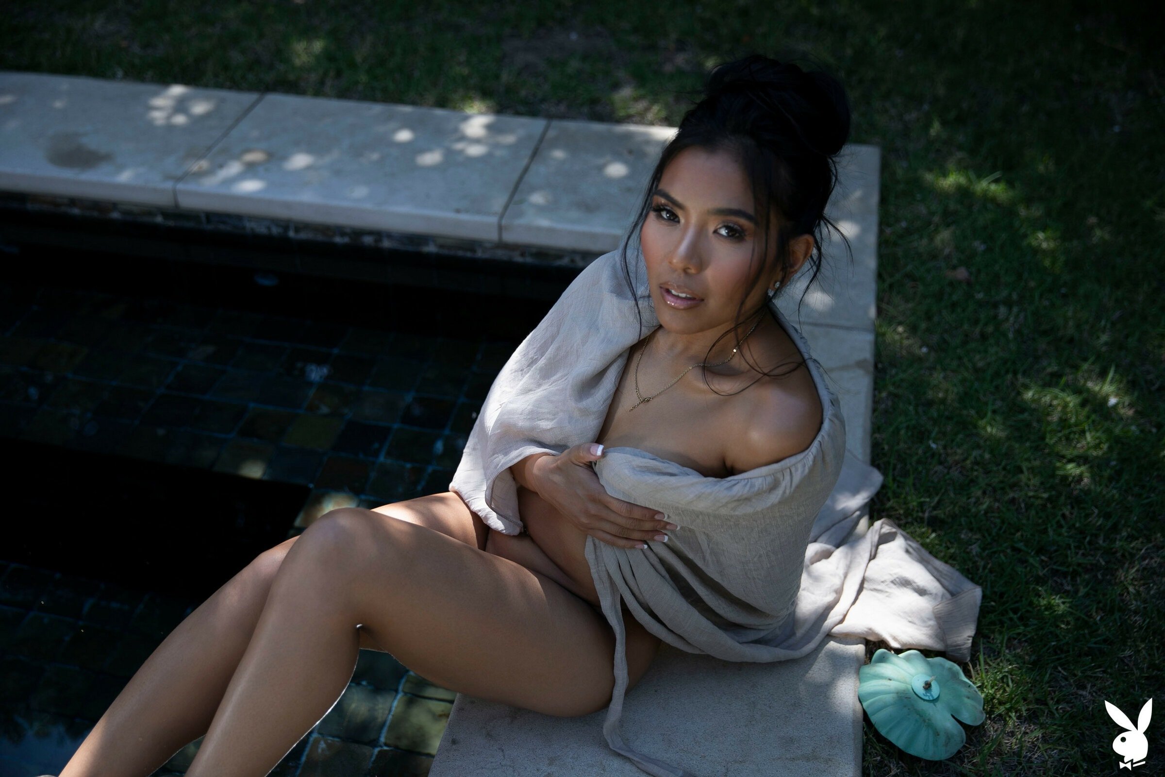 Marvelous Asian babe Jada Kai got her body wet by the pool