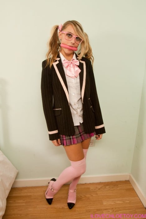 Pigtailed Chloe Toy smashes that pussy