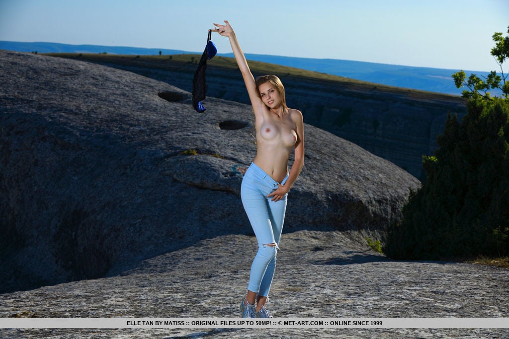 MetArt presents Elle Tan - The Mountain
