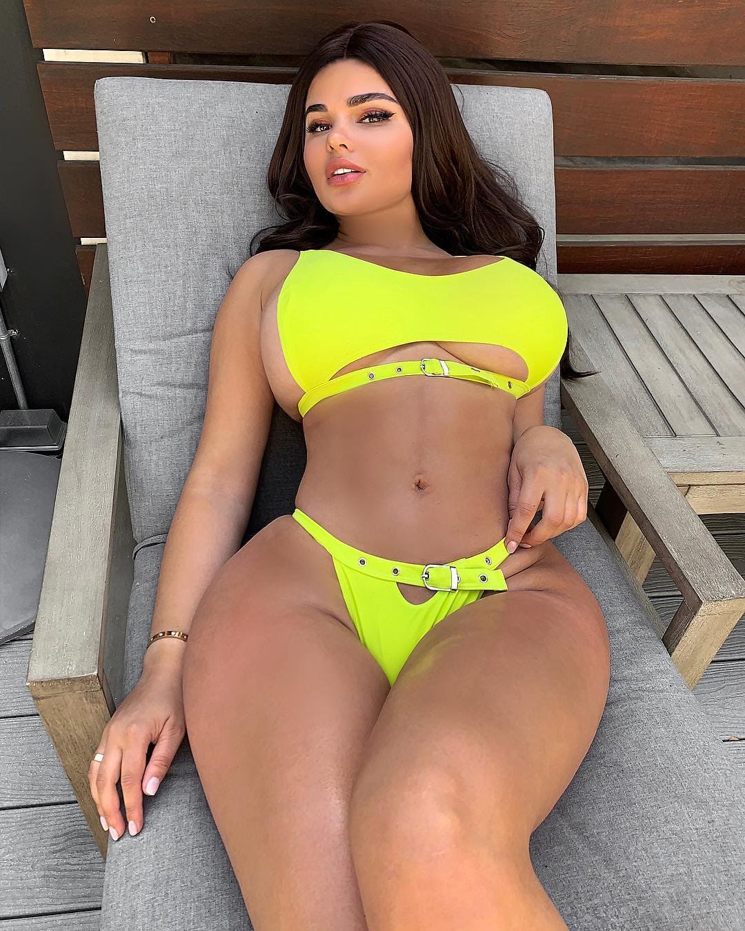 Anastasiya Kvitko looks incredible in all her outfits